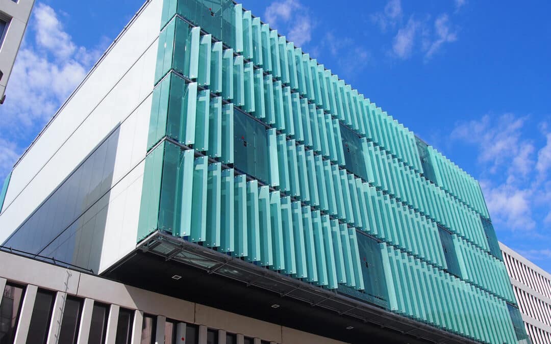 Motorized vertical solar shading – Quais University
